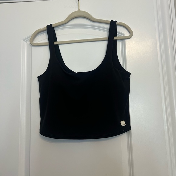 Vuori Daily Crop Tank - Picture 2 of 3